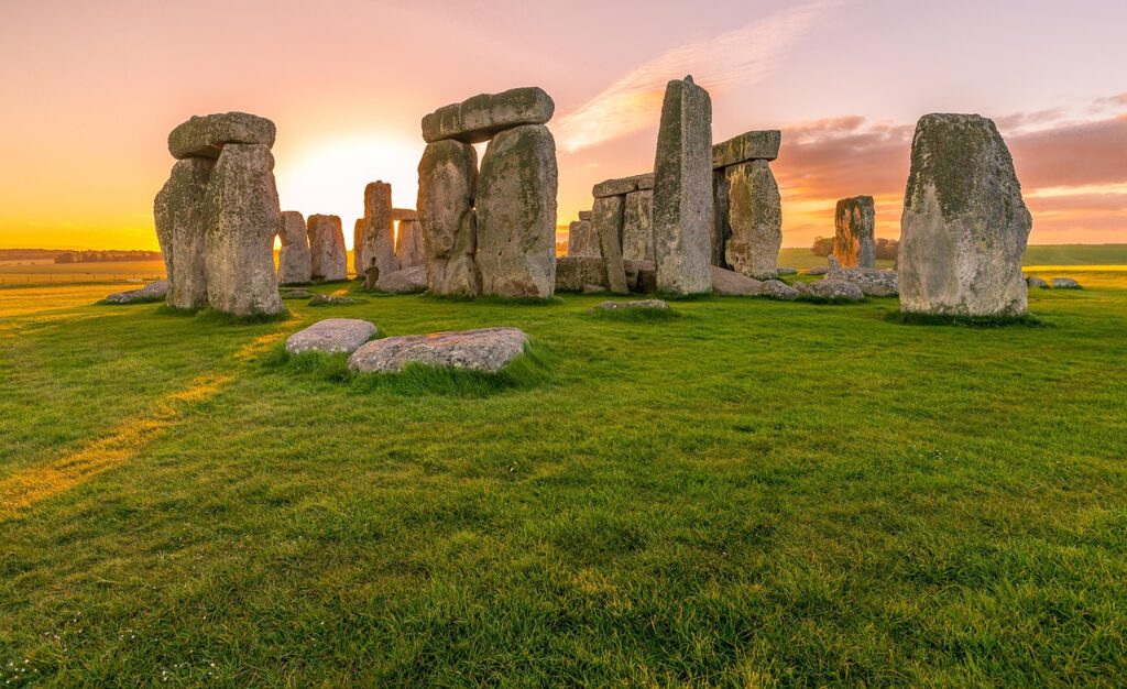 sunrise, stonehenge, ancient-938998.jpg